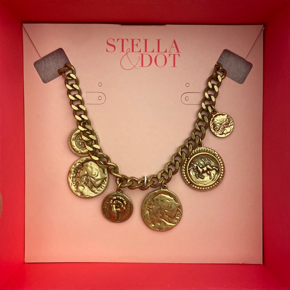 Heritage coin charm necklace gold